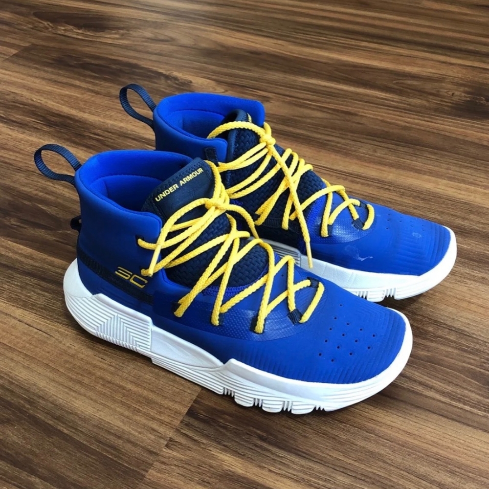 Basketball shoes - Picture 2 of 8